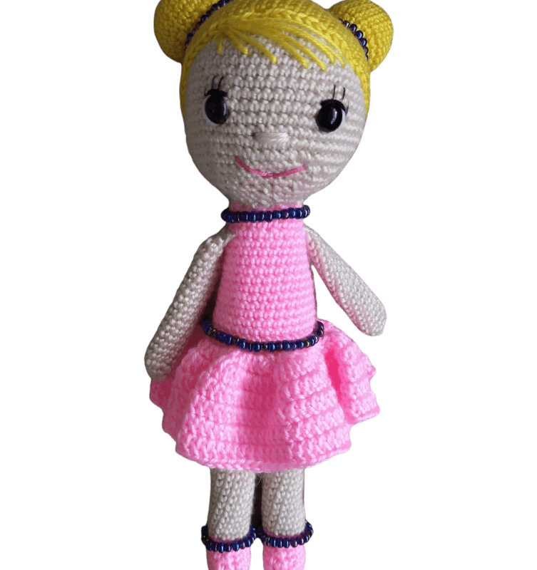 Muñeca amigurumi pequeña